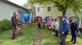 Koszorúzás Zsolnay Vilmos szobránál