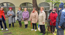 Koszorúzás Zsolnay Vilmos szobránál