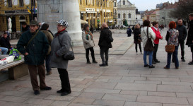 Piknik a mandulafánál a győzelem megünneplésére