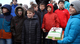 Piknik a mandulafánál a győzelem megünneplésére